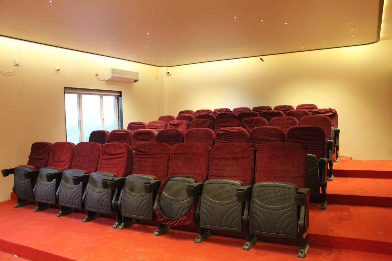 Flamingo Club And Resort Una 3 Km Away From Diu Check Post Екстер'єр фото