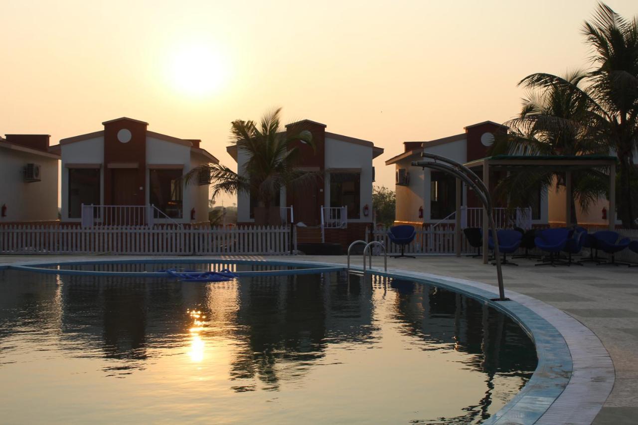 Flamingo Club And Resort Una 3 Km Away From Diu Check Post Екстер'єр фото