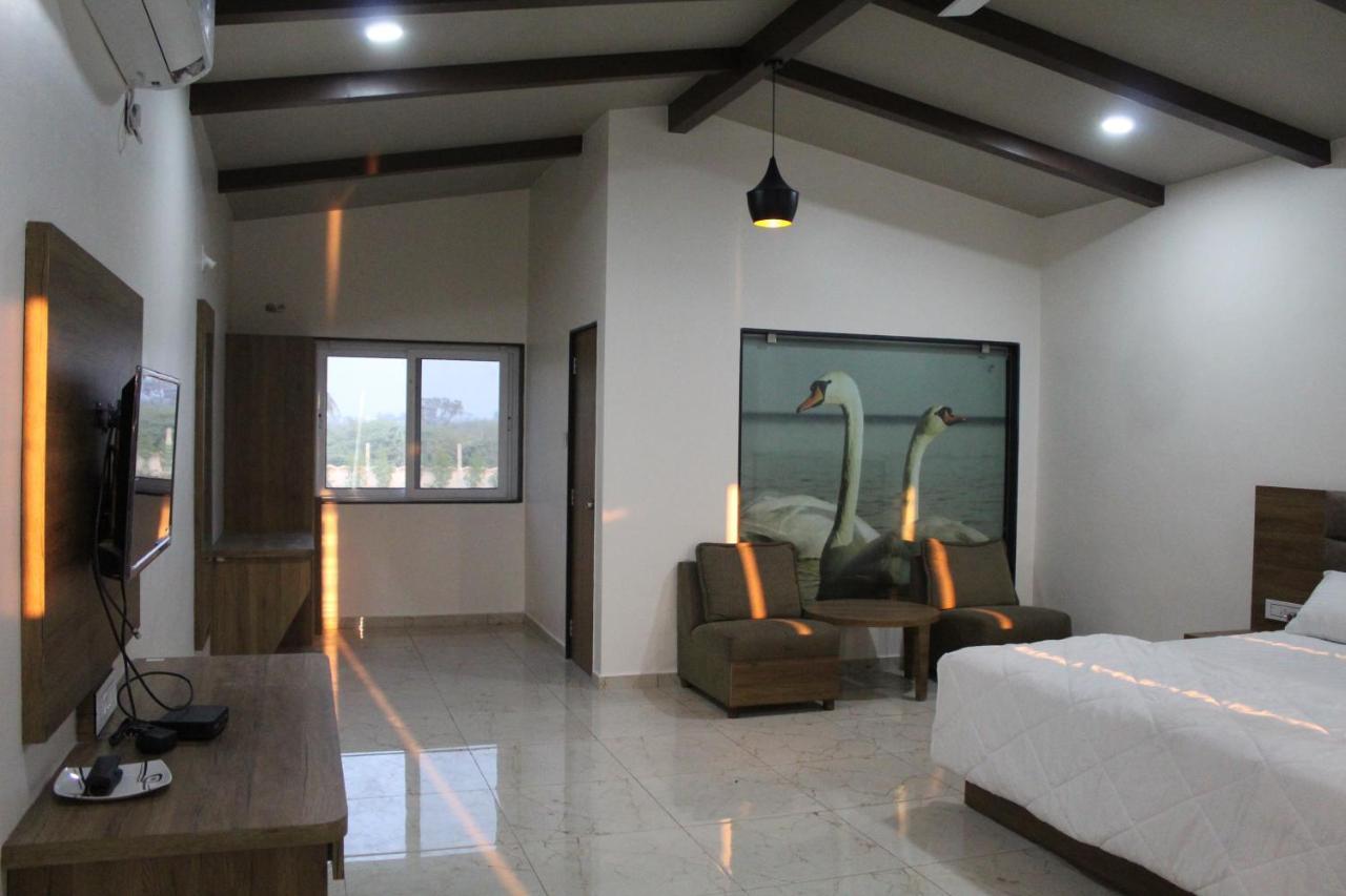 Flamingo Club And Resort Una 3 Km Away From Diu Check Post Екстер'єр фото