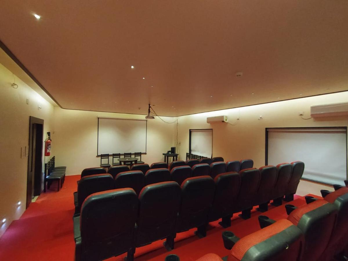 Flamingo Club And Resort Una 3 Km Away From Diu Check Post Екстер'єр фото