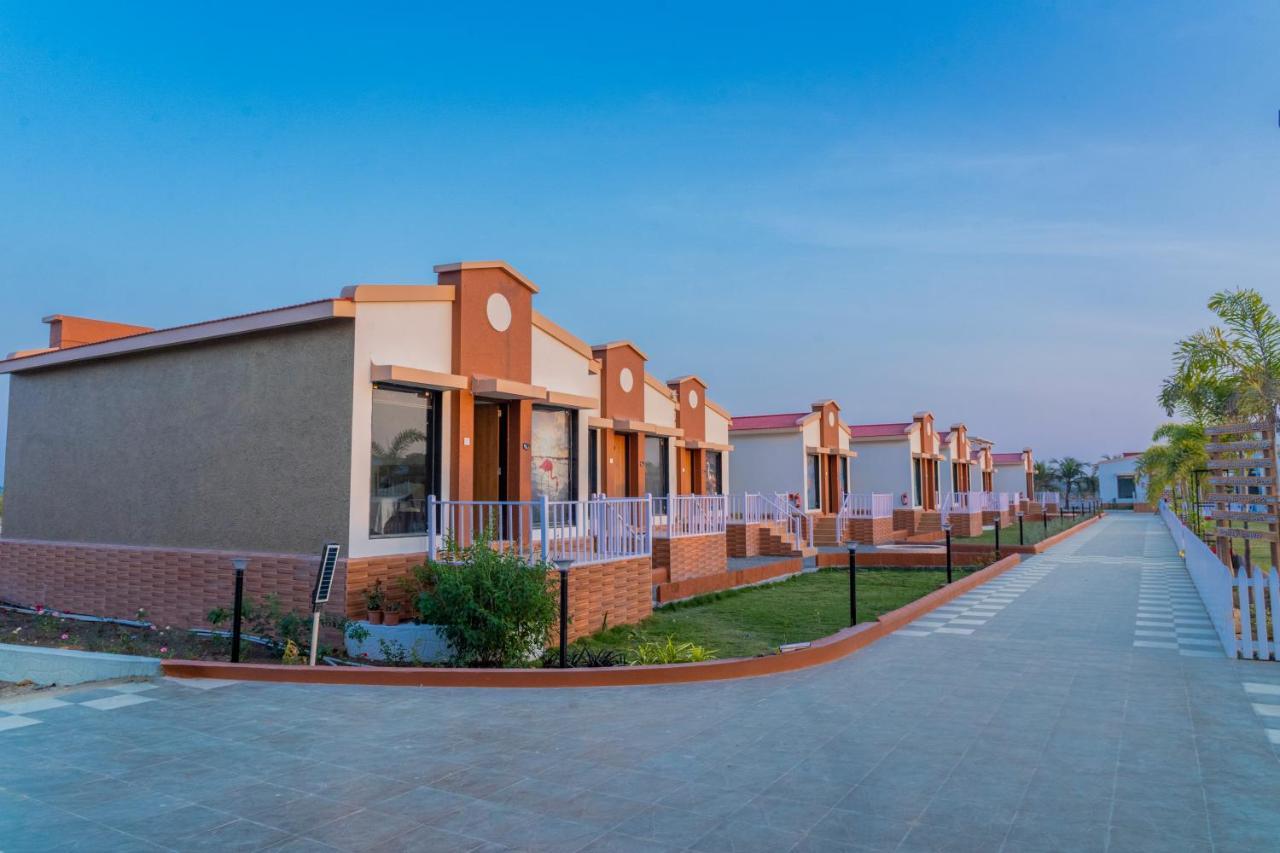 Flamingo Club And Resort Una 3 Km Away From Diu Check Post Екстер'єр фото