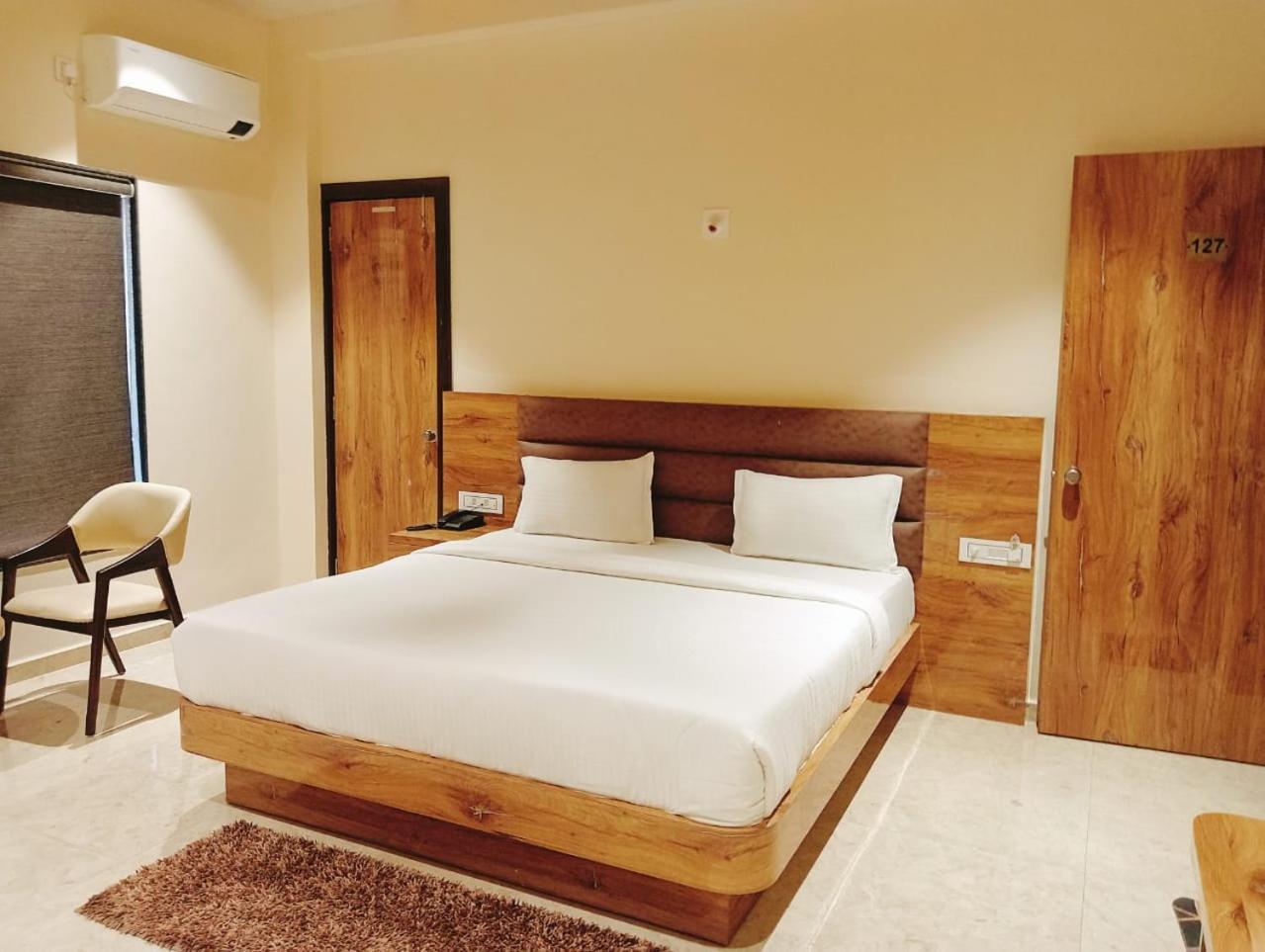 Flamingo Club And Resort Una 3 Km Away From Diu Check Post Екстер'єр фото